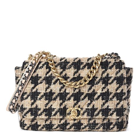 Chanel flap 19 maxi in tweed 